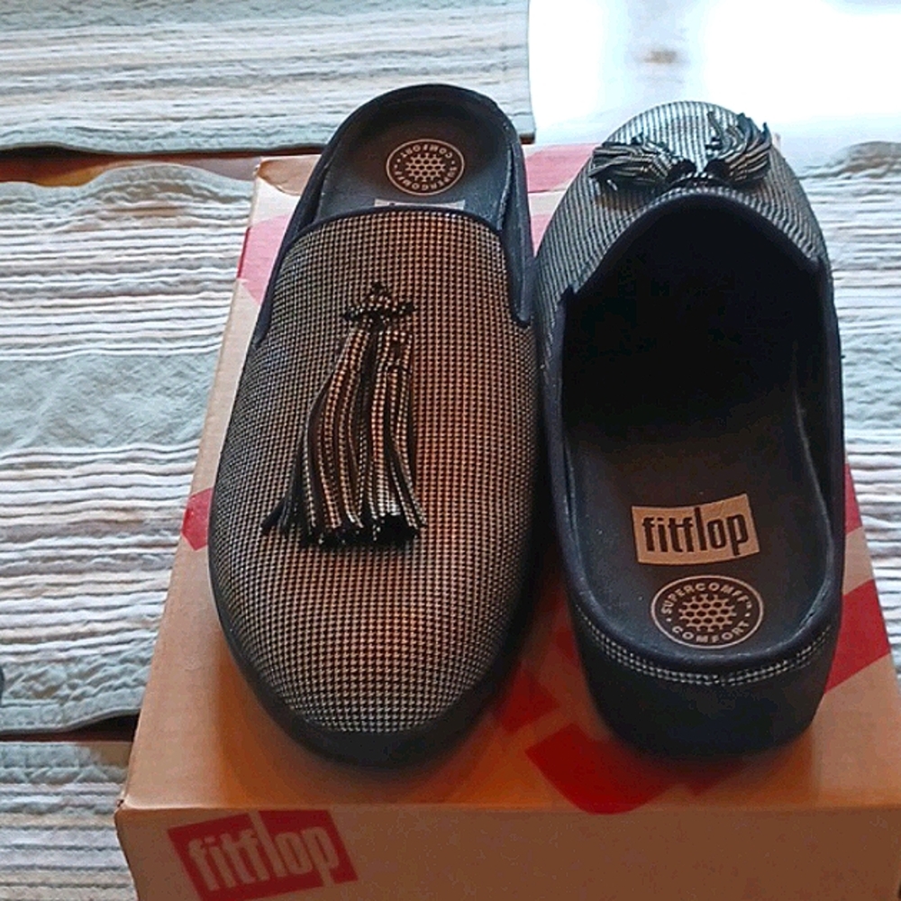 New in box Fit Flop shoes
